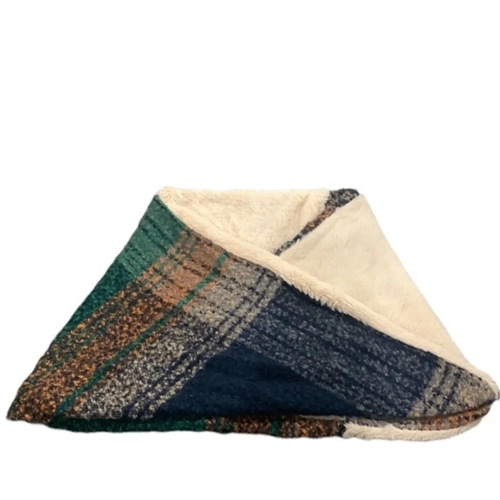 D&Y Infinity Scarf Green Brown and‎ Blue 16x40 Sherpa lined